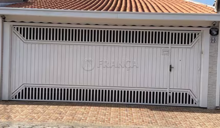 Casa com 4 dormitórios ao lado do centro de Jacareí !!!