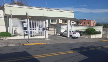 Linda casa em condomínio com 3 Dormitórios 1 Suíte  !!!