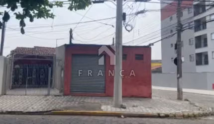 Casa com piscina e ponto de comércio -  3 dormitórios - Jardim Flórida - Jacareí