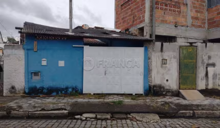 Casa 3 dormitórios a 5 minutos do Centro (não aceita financiamento)