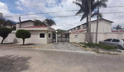 CASA EM CONDOMINIO 02 DORMITÓRIOS SENDO 01 SUITE - CIDADE JARDIM JACAREÍ SP