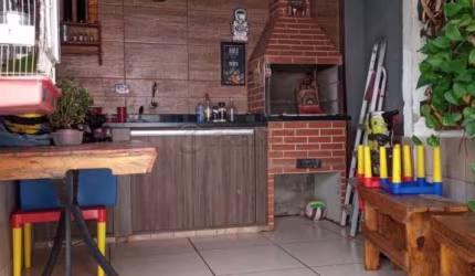 Casa em Condomínio - 2 Dormitórios !!!