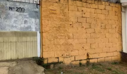 CASA DE 2 DORMITÓRIOS - PRIMEIRO DE MAIO - JACAREÍ