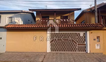 CASA 04 DORMITÓRIOS SENDO 01 SUITE - JARDIM TERRAS DE SÃO JO~SO JACAREÍ SP