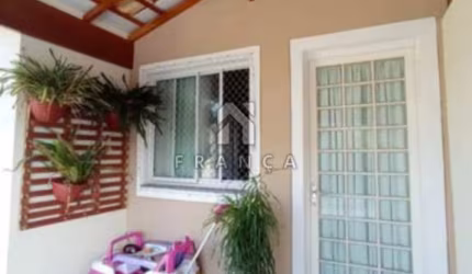 CASA EM CONDOMINIO 02 DORMITÓRIOS SENDO 01 SUITE  - JARDIM MARCONDES JACAREI SP
