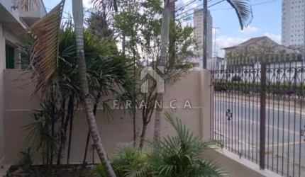 CASA - 03 DORMITÓRIOS - CENTRO