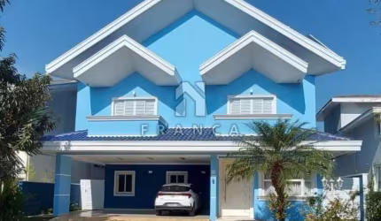 CASA EM CONDOMINIO 04 DORMITOTIOS SENDO 02 SUITES (01 MASTER) -