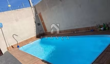 CASA 03 DORMITÓRIOS / SALÃO COMERCIAL - SANTANA DO PEDREGULHO JACAREI SP