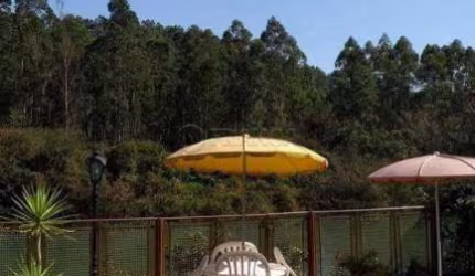 Chácara com Piscina em Santa Branca -SP