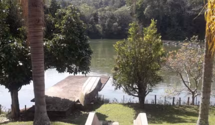 LINDA CHÁCARA NA BEIRA DO RIO