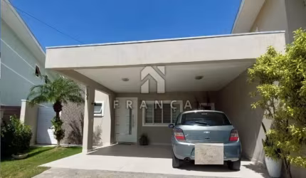 Casa em Condomínio 100% Terrea com 03 Dormitórios sendo 01 suite - Parque Califórnia Jacareí SP