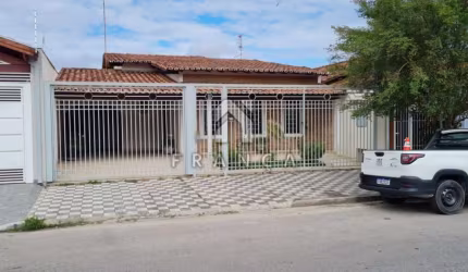 Casa Padrão em Jacareí
