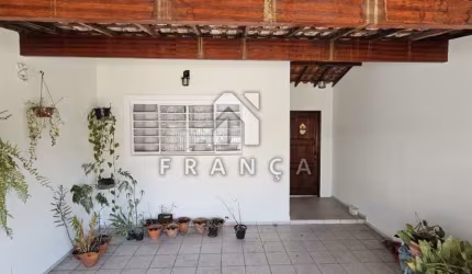CASA NA VILA PINHEIRO - 2 DORMITÓRIOS