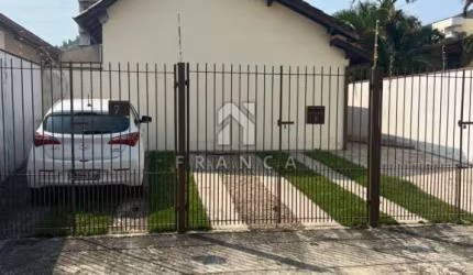 Casa Padrão em Caraguatatuba