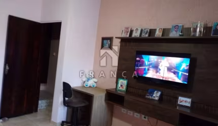 Casa com 3 dorm e piscina - Santa Maria