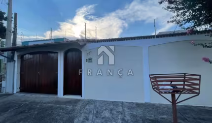 Casa Padrão em Jacareí