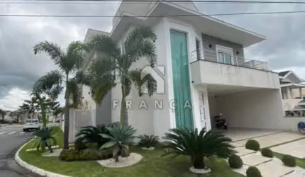 Excelente casa com 3 dormitórios  no Condomínio Crystal Park