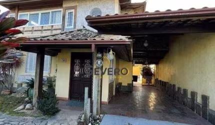Casa Padrão com 4 quartos em Piratininga