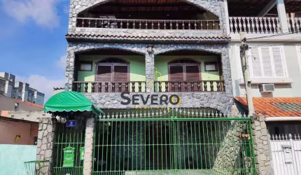 Casa Triplex  no Centro de São Gonçalo