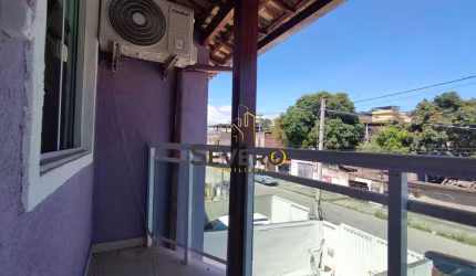 Casa duplex em rua tranquila