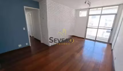 Apartamento com 4 Quartos e 2 banheiros à Venda, 140 m² por R$ 785.000