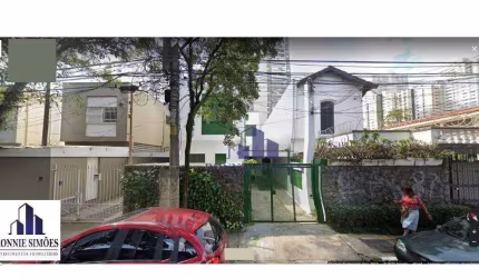 Sobrado para venda no Brooklin, 6 salas amplas, 2 vagas de garagem, 180 m², São Paulo.