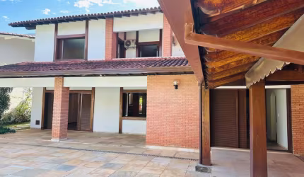 Casa mobiliada,05 quartos, colonial, escritorio,locação