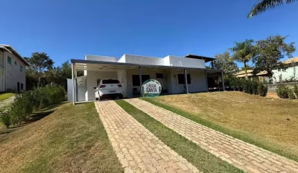 Casa com 3 dormitórios à venda, 197 m² por R$ 800.000,00 - Condomínio Vale Do Luar - Jaboticatubas/MG
