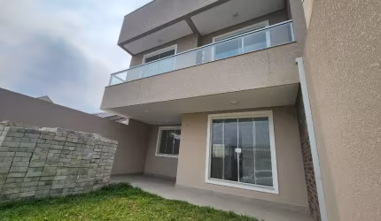Sobrado no Bairro Alto | 3 dormitórios | Suíte | Próximo ao Terminal