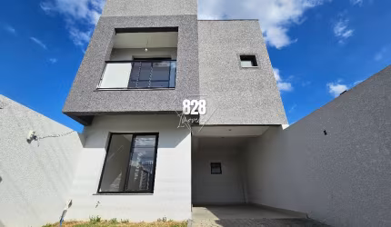 Sobrado 3 dormitórios com suíte e closet no Xaxim