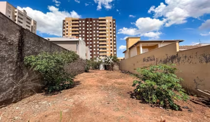 Terreno à venda no Parque Santa Cecília, Piracicaba  por R$ 295.000