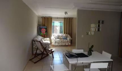 Casa com 4 quartos à venda no Centro, Piracicaba  por R$ 750.000