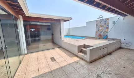 Casa com 3 quartos para alugar no Santa Terezinha, Piracicaba  por R$ 3.300