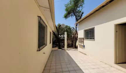 Casa com 2 quartos para alugar no Centro, Piracicaba  por R$ 2.200