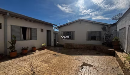 Casa com 3 quartos à venda na Vila Independência, Piracicaba  por R$ 550.000