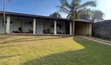 Chácara / sítio com 4 quartos à venda no Privê Gramados de Santa Rita, Campo Limpo Paulista  por R$ 650.000