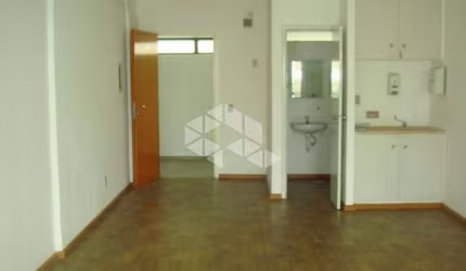 Sala comercial à venda na Praça Dom Feliciano, 78, Centro Histórico, Porto Alegre, 35 m2 por R$ 185.000