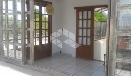 Casa com 4 quartos à venda na Travessa Tibagi, 5, São Sebastião, Porto Alegre, 455 m2 por R$ 1.300.100