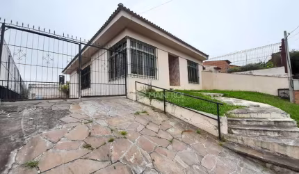 Casa com 3 dormitórios para alugar, 170 m² por R$ 2.208,16/mês - Rubem Berta - Porto Alegre/RS