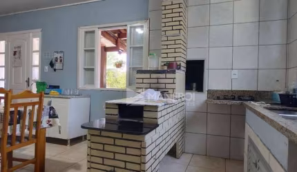 Casa com 2 dormitórios à venda, 175 m² por R$ 654.000,00 - Passo do Feijó - Alvorada/RS