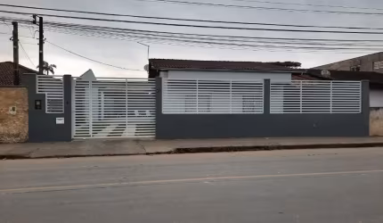 Casa com piscina para venda no bairro Petrópolis