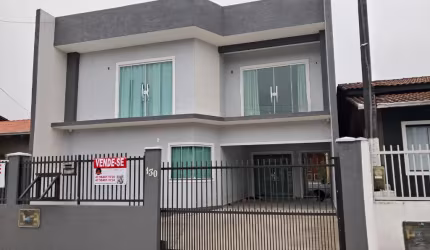 Casa com dois andares mais edícula localizado no bairro Adhemar Garcia