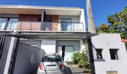 Sobrado geminado no Saguaçu pronto para morar!