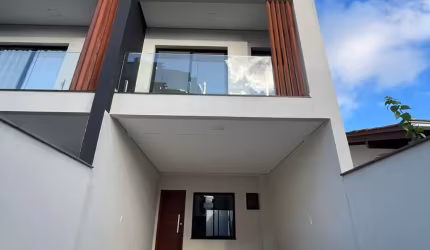 Última unidade de geminado para venda bairro Saguaçú - Agende sua visita!