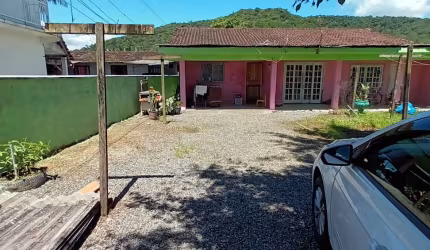 Casa para venda em excelente localização, em uma das vias principais no Rio Bonito