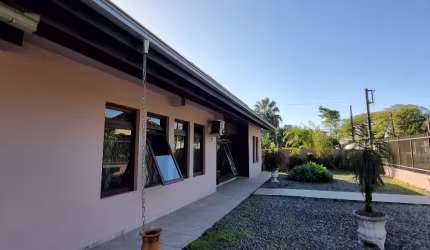 Lindíssima casa para venda no bairro Floresta