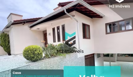 Venha conhecer sua casa dos sonhos, com amplo espaço de conforto e lazer na Velha, casa com 3 dormitórios, 3 banheiros e podendo estacionar até 7 carr