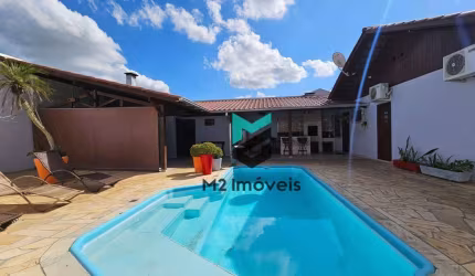 CASA PLANA MOBILIADA COM PISCINA NO BAIRRO SALTO DO NORTE EM BLUMENAU
