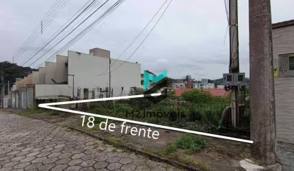 TERRENO AMPLO DE ESQUINA NO BAIRRO ESCOLA AGRÍCOLA – REGIÃO VALORIZADA DE BLUMENAU