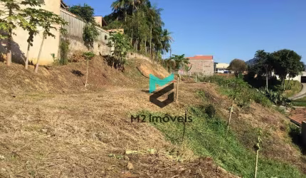 TERRENO NO BAIRRO VELHA COM ÓTIMO POTENCIAL PARA CONSTRUÇÃO DE SOBRADOS